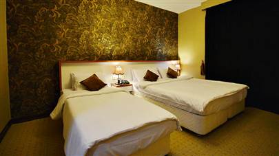 اتاق سه تخته هتل لطفعلی خان شیراز